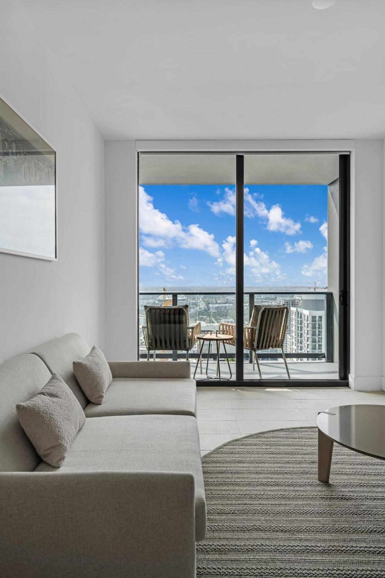 Modern 1Br Apartment With Breathtaking Views Heart Of Downtown ไมอามี ภายนอก รูปภาพ