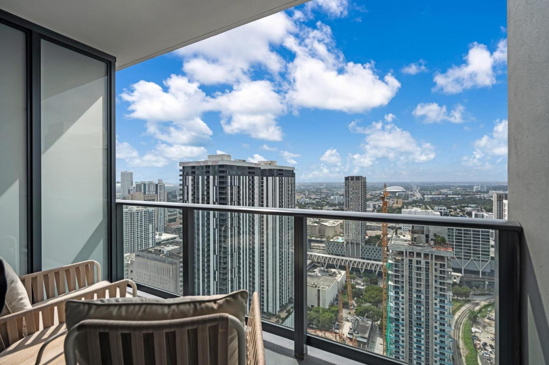 Modern 1Br Apartment With Breathtaking Views Heart Of Downtown ไมอามี ภายนอก รูปภาพ